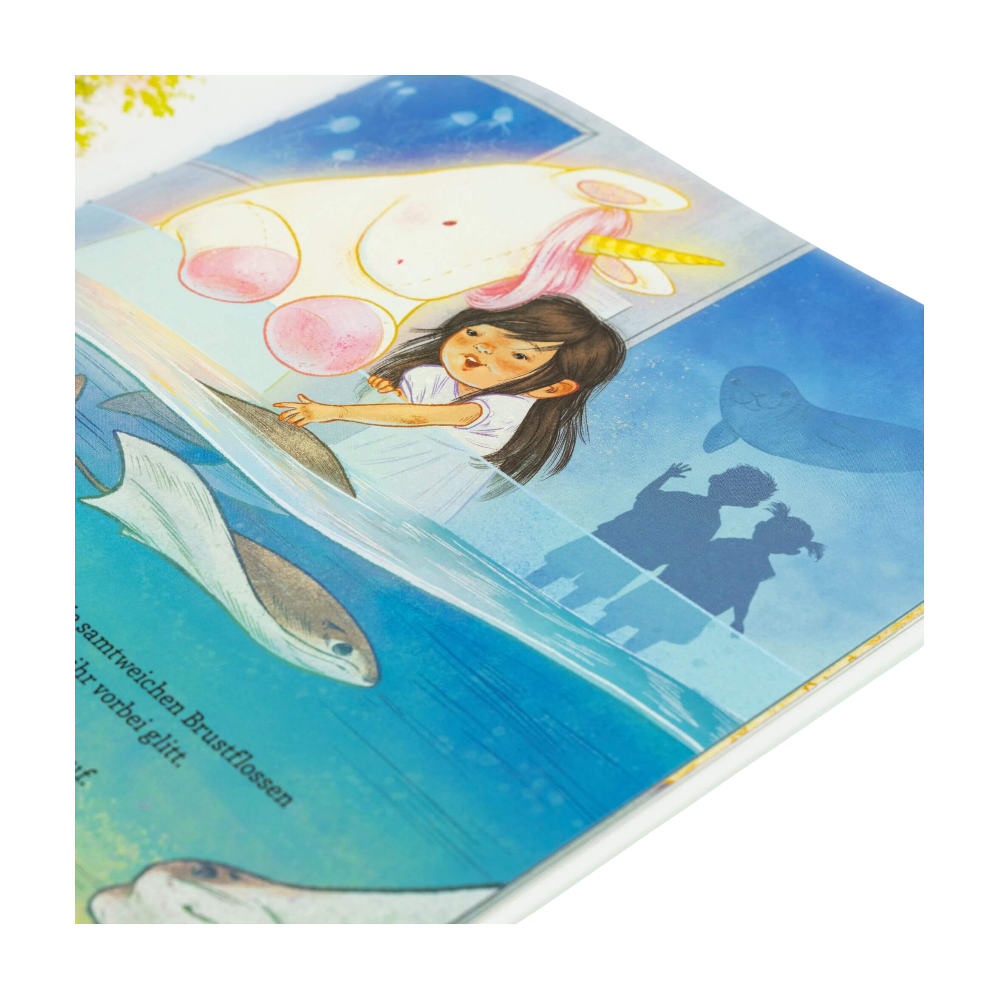 Illustration aus "Donnerstag" von Ann Bonwill: Ein Mädchen mit langen dunklen Haaren berührt ein Aquarienglas, daneben steht ein großes Plüsch-Einhorn.