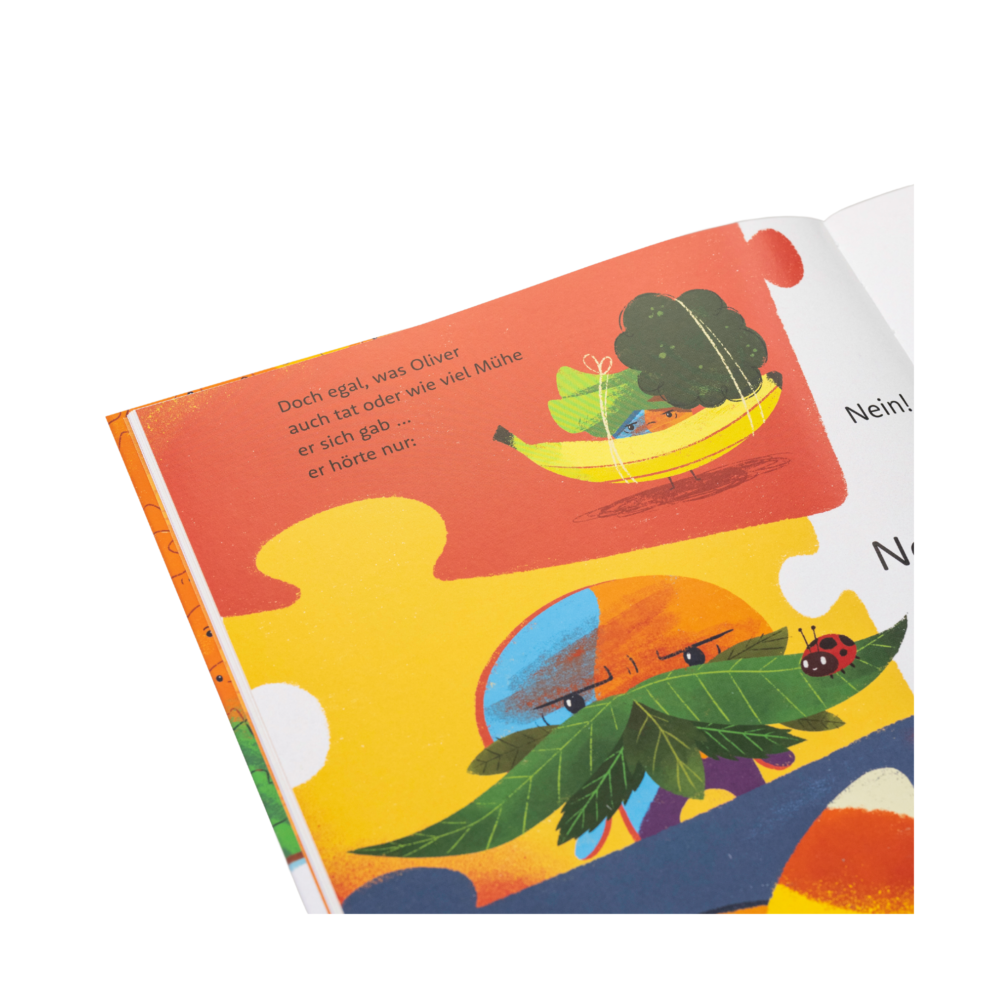 Eine Seite aus dem Kinderbuch „Einzigartig“ von Cale Atkinson zeigt ein gelbes Puzzleteil mit ernster Miene und blättrigen Augenbrauen, auf denen ein Marienkäfer sitzt. Darüber ist eine Illustration einer Banane mit Gesichtern und Gemüse zu sehen. Ein Textauszug ist ebenfalls enthalten.