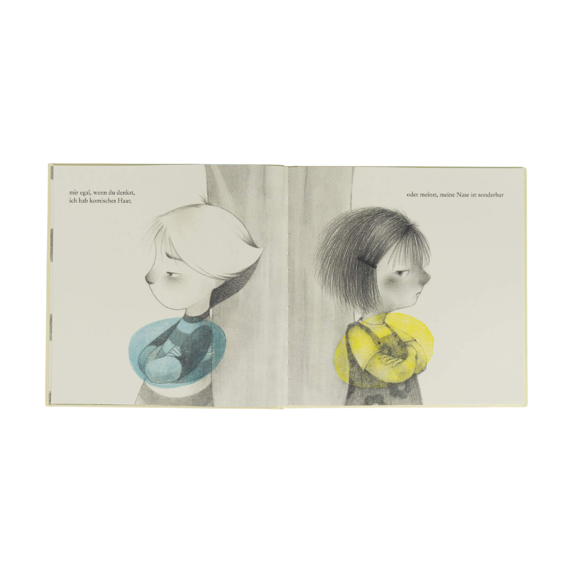 Im Bilderbuch "Total egal" von Julie Fogliano stehen zwei Kinder, eines mit hellem, eines mit dunklem Haar, Rücken an Rücken und wirken verärgert.