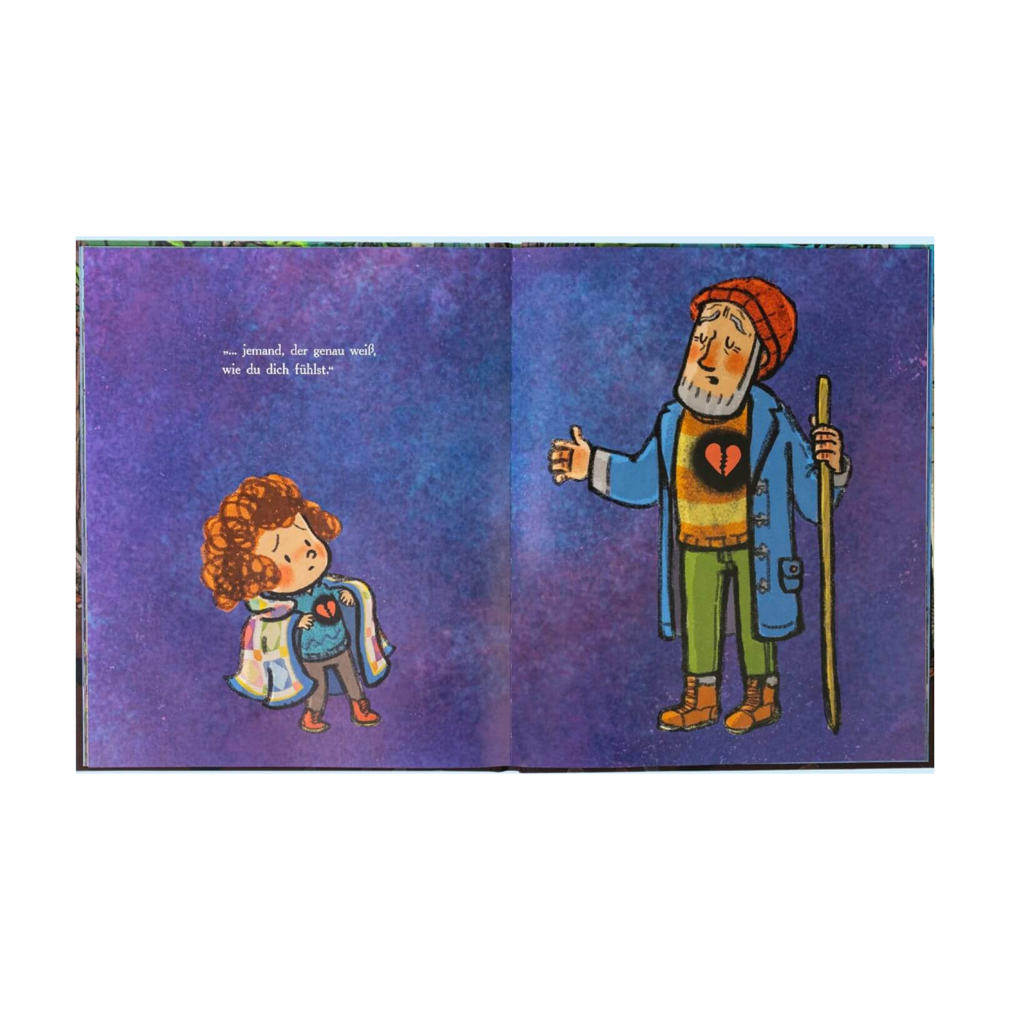 Illustrierte Doppelseite aus dem Buch „Verborgen“ von Cori Doerrfeld: Ein Kind mit Locken, Umhang und traurigem Gesichtsausdruck steht links auf einem lila-blauen Hintergrund. Auf seinem Pullover ist ein halbiertes Herz zu sehen. Rechts steht eine ältere Person mit Bart, roter Mütze und Wanderstock – auch auf ihrer Brust ist ein gebrochenes Herz abgebildet.