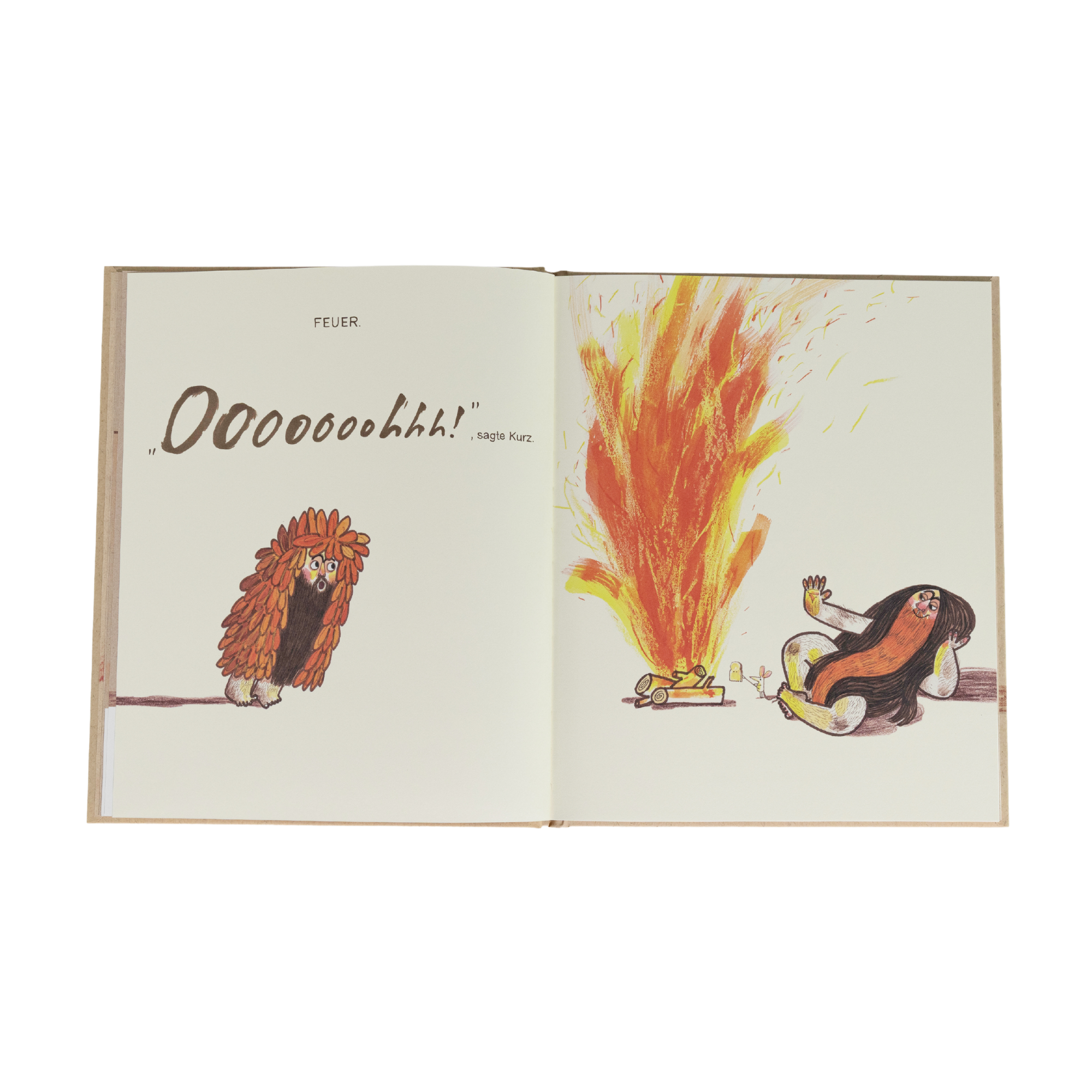 Eine Doppelseite aus "Kurz und Klein" von Alastair Chisholm zeigt links eine Person in einem pelzigen roten Kostüm, die "Ooooohhh!" ausruft, während rechts jemand mit langen Haaren aufgeregt an einem hellen Lagerfeuer sitzt.