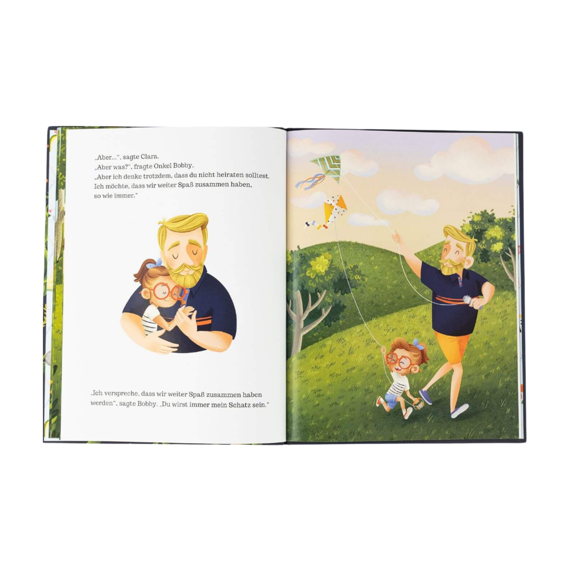 Eine Doppelseite aus „Onkel Bobbys Hochzeit“ von Sarah S. Brannen zeigt links eine herzliche Umarmung zwischen einem Vater und seinem Kind, während sie rechts gemeinsam in einem grasbewachsenen Park einen Drachen steigen lassen. Der begleitende Text betont Familienbande und emotionale Intelligenz.