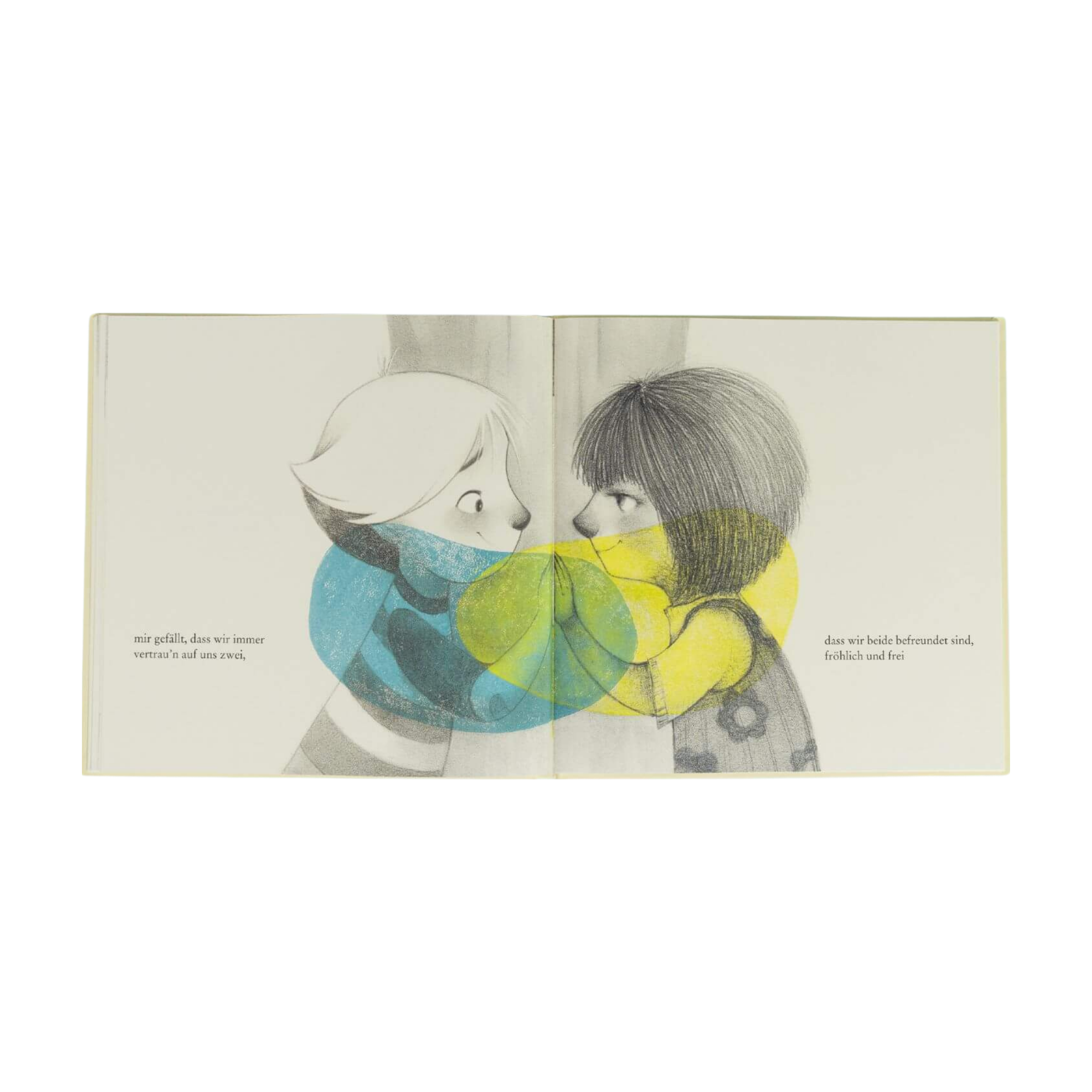 In "Total egal" von Julie Fogliano berühren zwei Kinder ihre Nasen zwischen sich überlappenden blauen, gelben und grünen Kreisen. Der Text dazu handelt von Empathie.